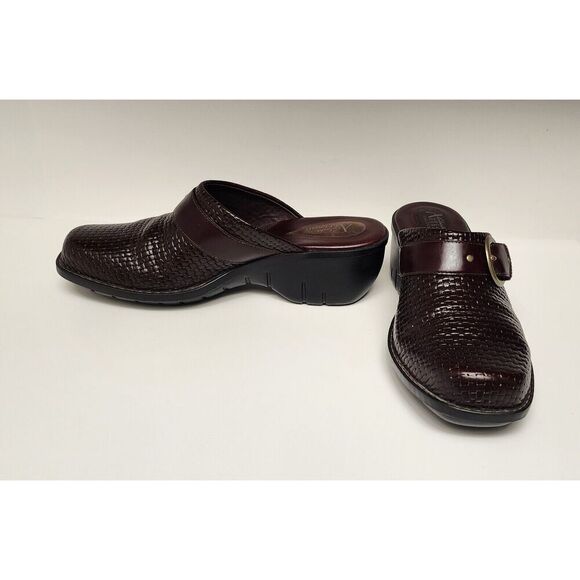 Clark's Artisan Slip-On Clogs Woven Leather Buckle Detail Burgundy 8.5M - Picture 5 of 12